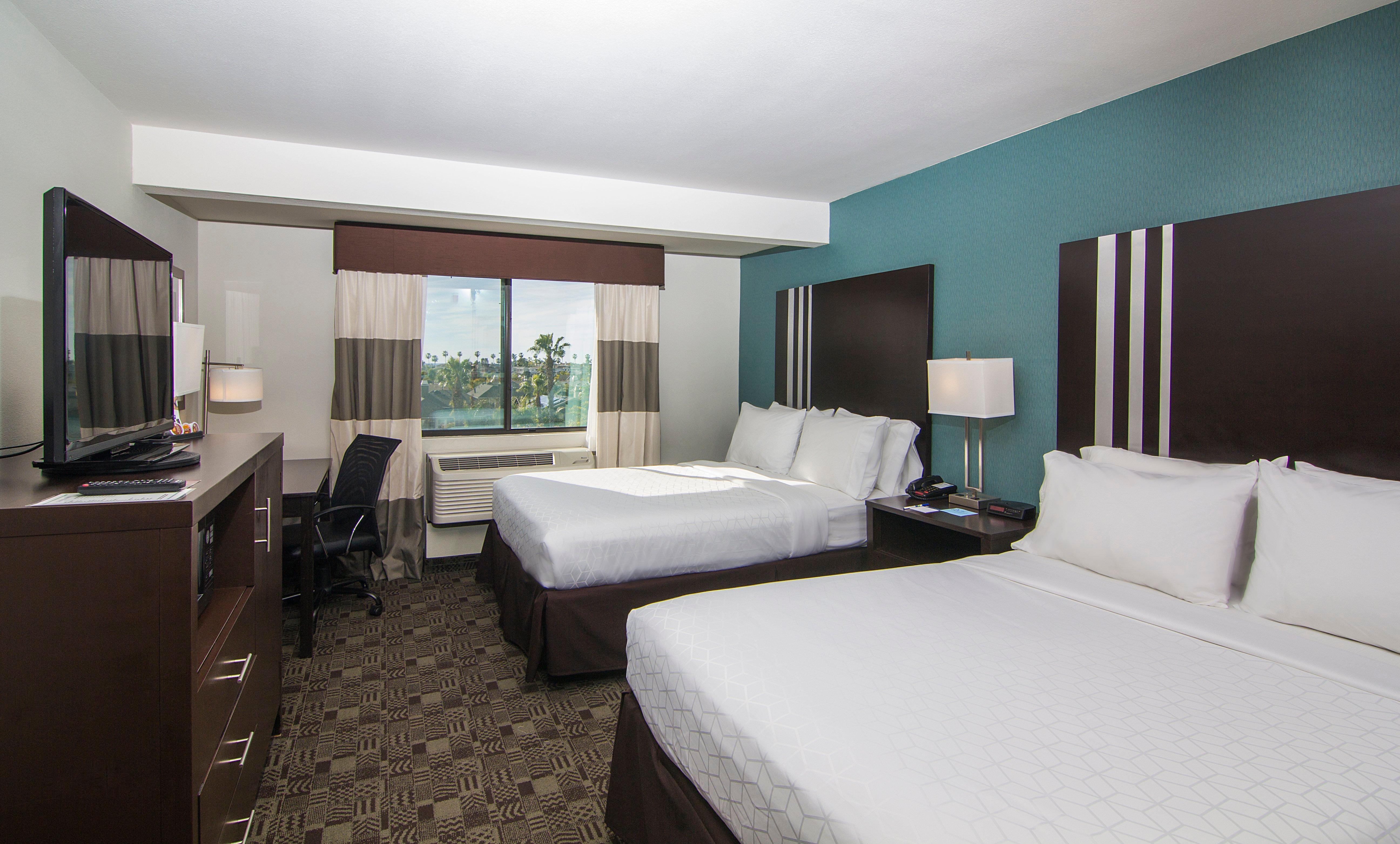 Holiday Inn Express Hotel & Suites Carlsbad Beach By Ihg Екстериор снимка
